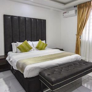 One Bedroom 5 (1-Unit)